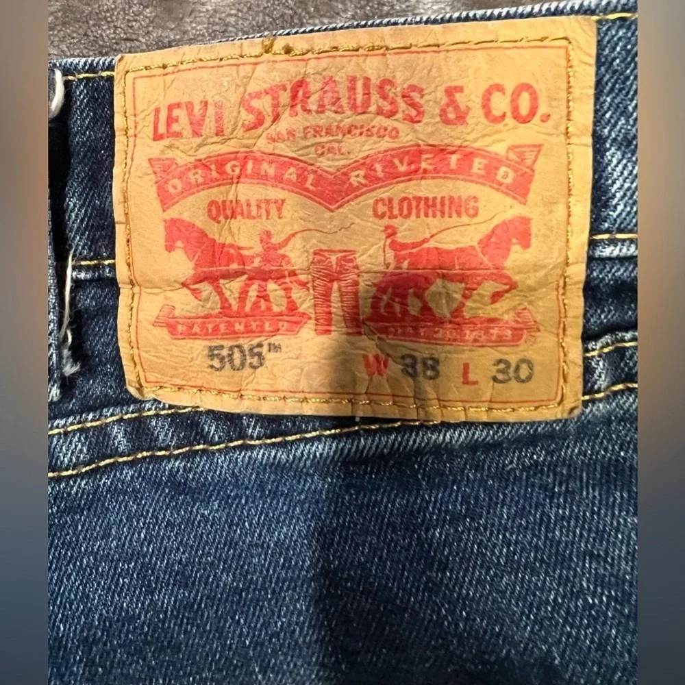 Men’s Levi Strauss 505 blue jeans size 38 x 30